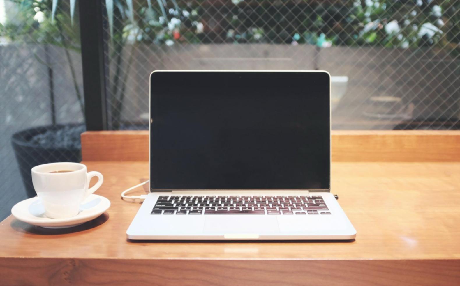 Collaborative learning environment focused on practical financial skills